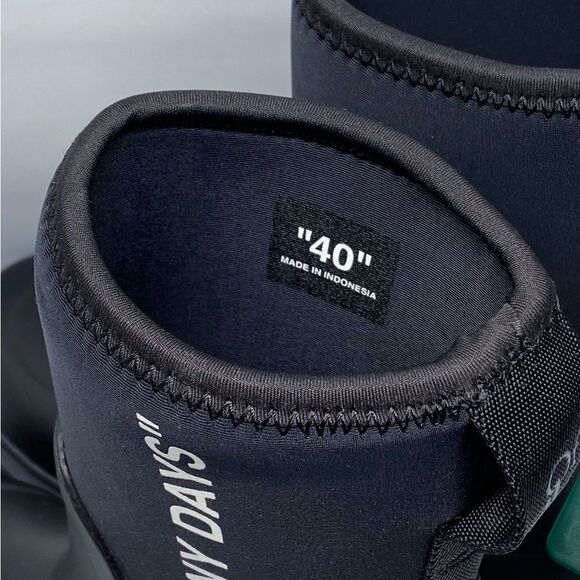 Off-White Sponge Rubber Rain Boots size 40 - Picture 8 of 13